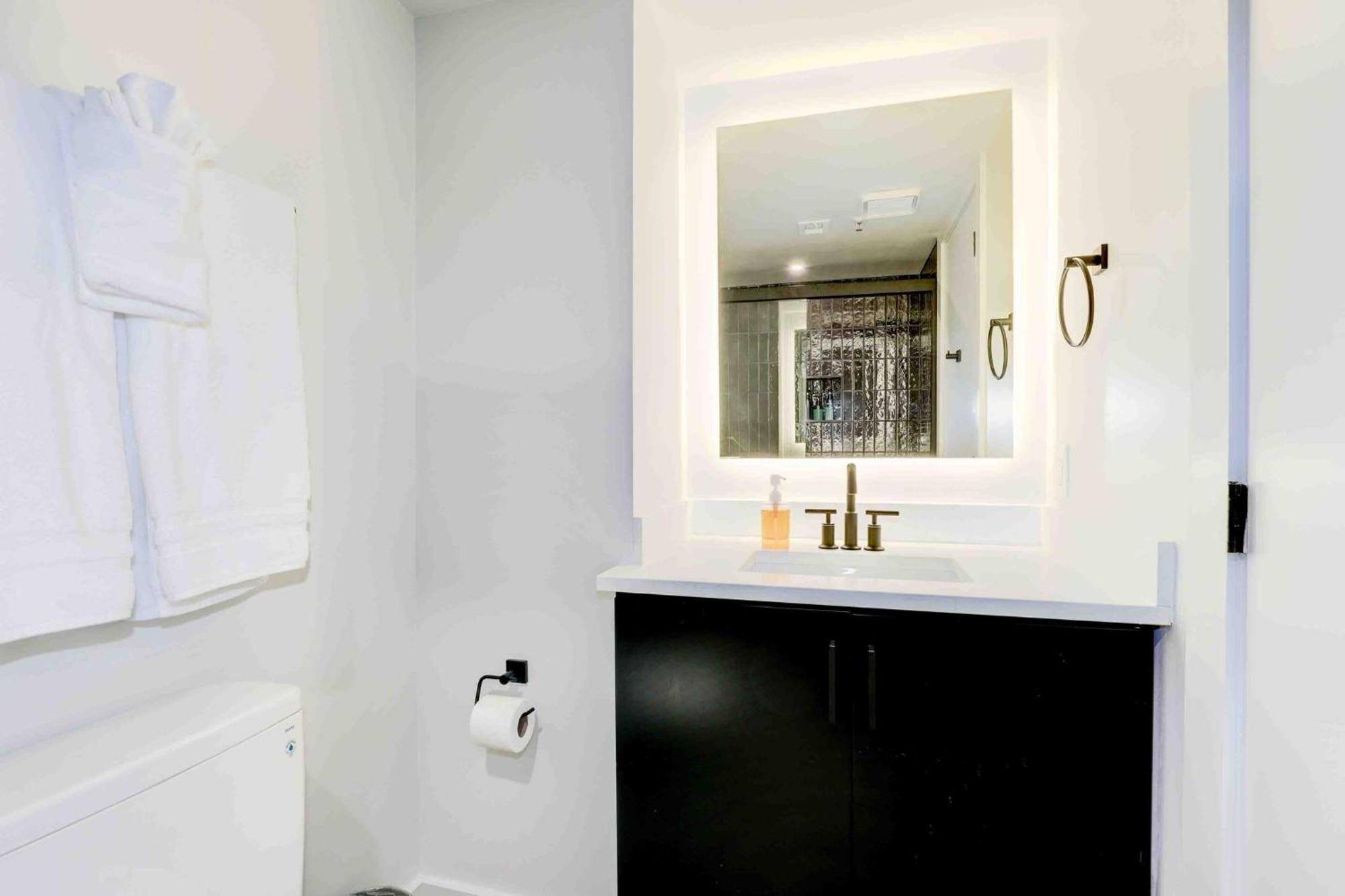 2Br Comfort Apartment In Prime Location Арлингтон Экстерьер фото